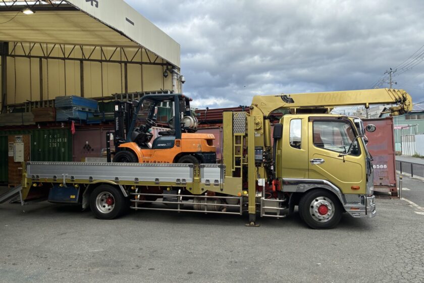 フォークリフト運搬車 登場！